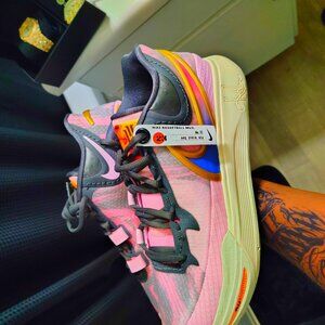 RARE Nike Museum Kyrie Irving w/ (SIGNED PRINT SIGNITURE) [LAST PAIR]